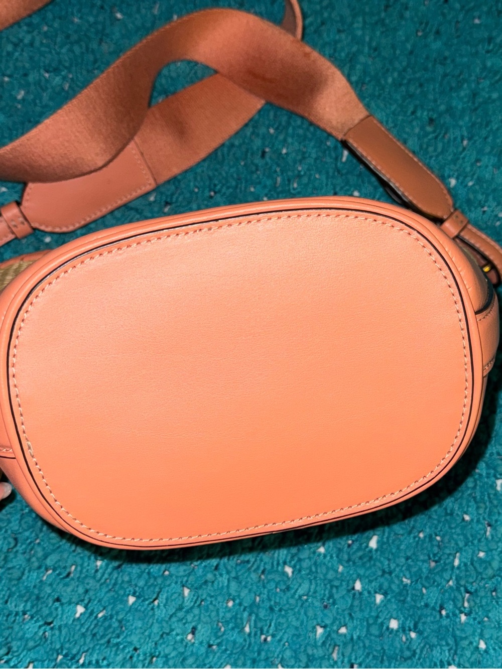 Coach woven straw bucket bag light coral leather - Picture 8 of 11